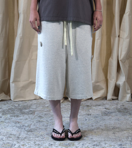 ESSENCE, shorts