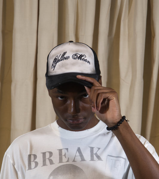 ESSENCE, hat